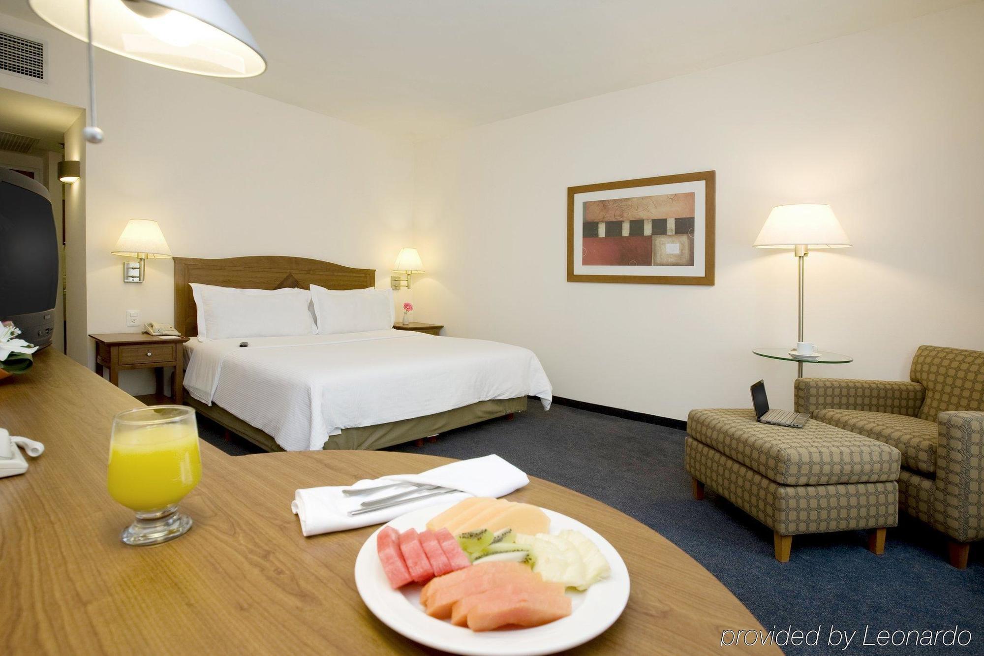 Hotel Fiesta Oriente